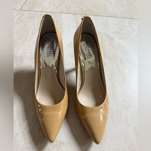 Michael Kors Women's Tan Pumps size 9
